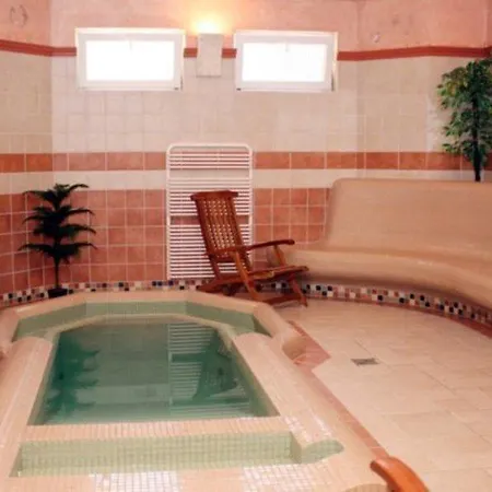 Отель Levay 4*