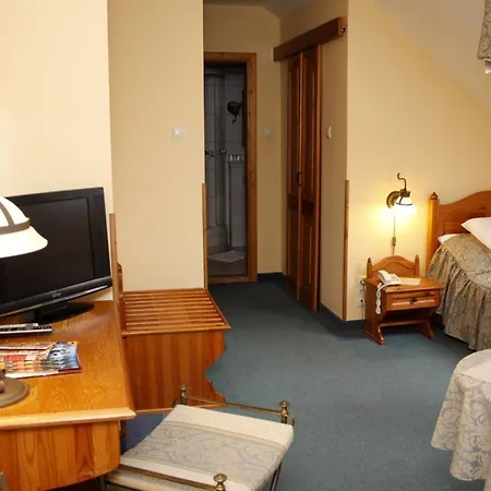 Отель Levay 4*