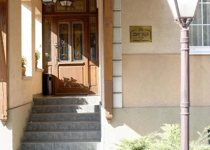 Отель Levay